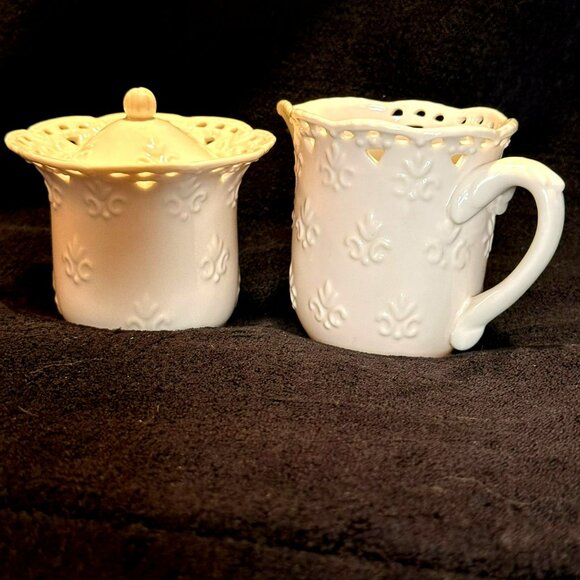 Vintage Skye McGhie Cream Lace Pattern, 2002 Fine Porcelain Sugar Bowl And Cream - Picture 9 of 10